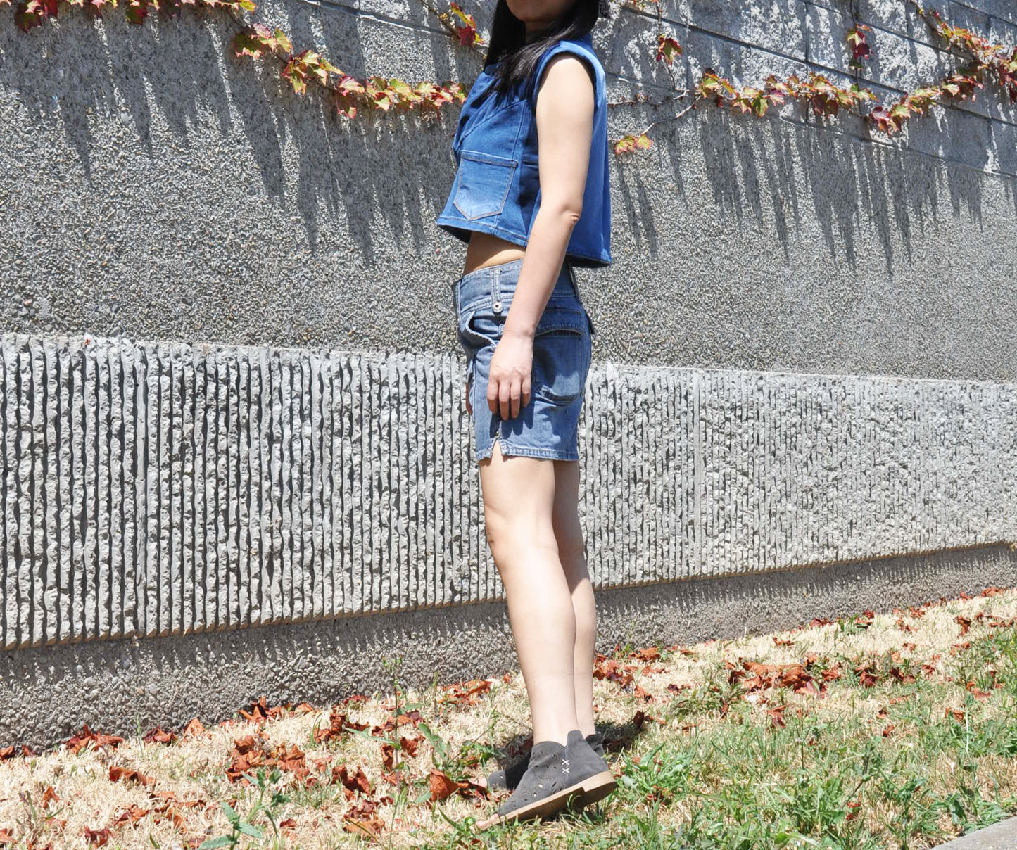 Blue denim wrinkled detail top with pocket