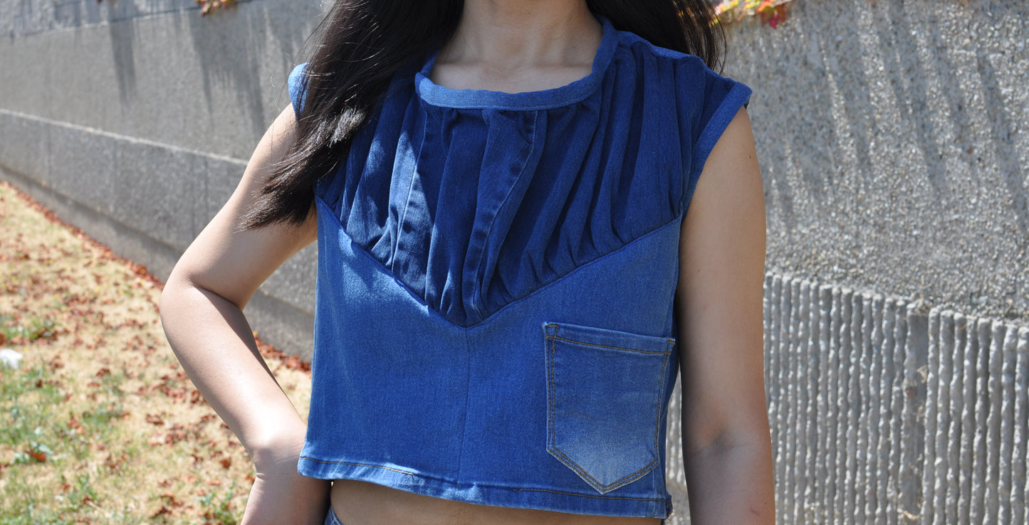 Blue denim wrinkled detail top with pocket