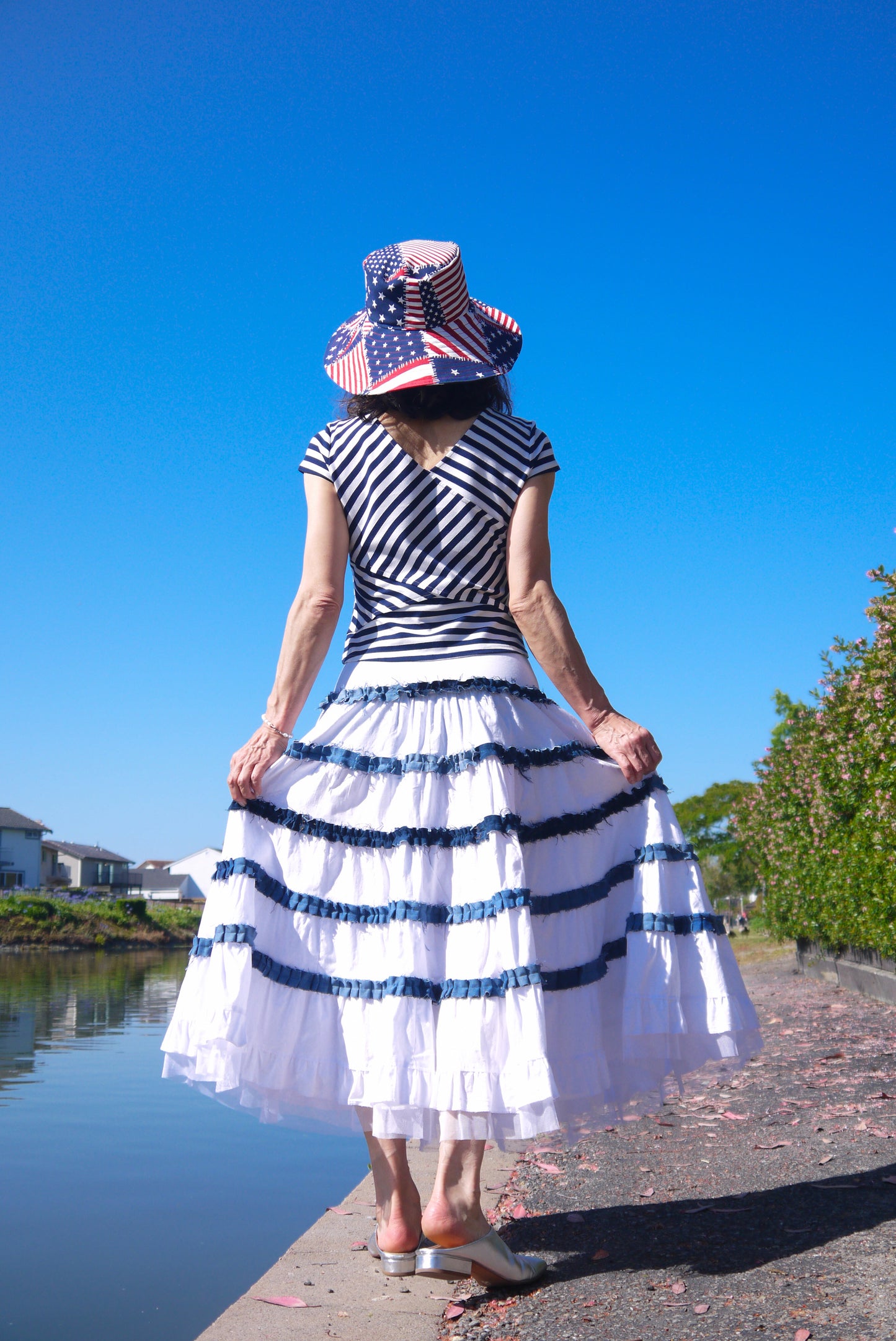 Crinkle Multi-Tiered Pure Cotton White Long Skirt With Denim Ruffles Only ONE Size Medium Size 6 Size 8