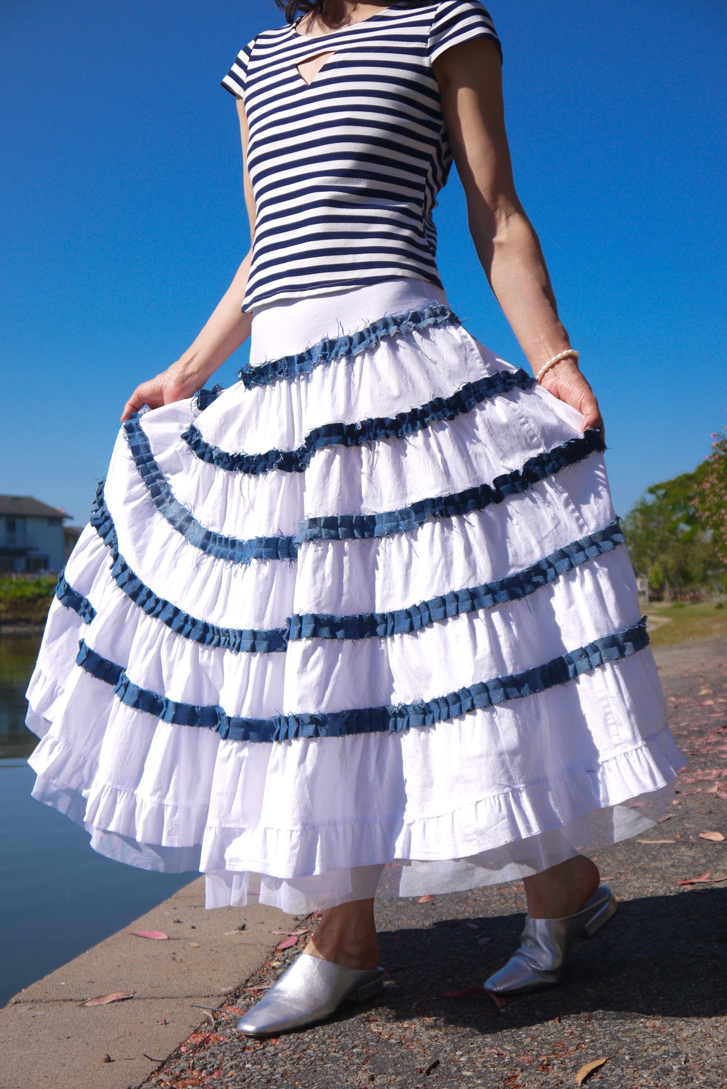Crinkle Multi-Tiered Pure Cotton White Long Skirt With Denim Ruffles Only ONE Size Medium Size 6 Size 8